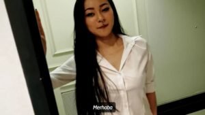 Karım Evlilik Yıldönümümüzde Japon Escort Hediye Etti. Türkçe Altyazılı 1 altyazılı porno | cinsel hayat | cuckold türkiye Karım ile evlilik yıldönümünüzü daha özel kılmak için bana Japon Escort hediye etti! Şimdi bu anlamlı gecede, birbirimize olan aşklarımızla eğlencenin ne kadar keyifli olduğunu keşfedeceğiz. Türkçe altyazili porno - sizi bekliyoruz!